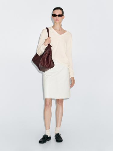 Jersey punto cuello pico 100% cashmere - Crudo de Zara