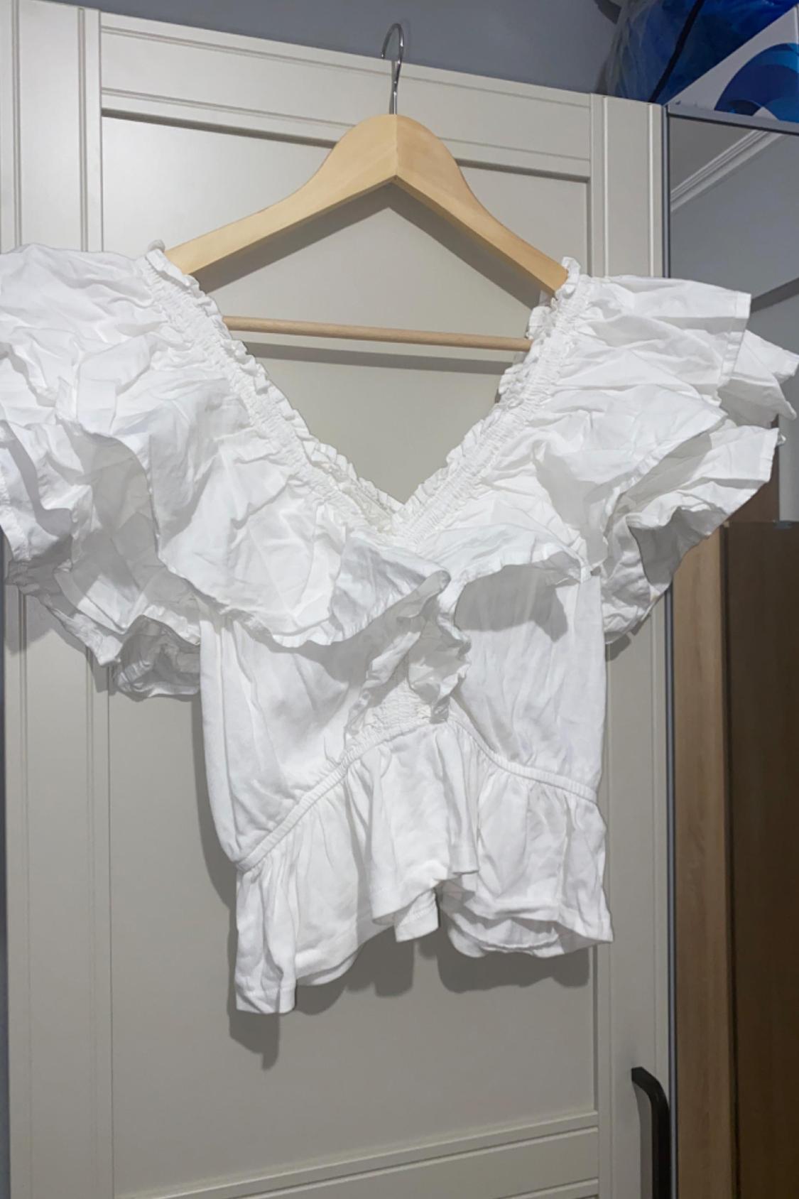 RUFFLED T-SHIRT