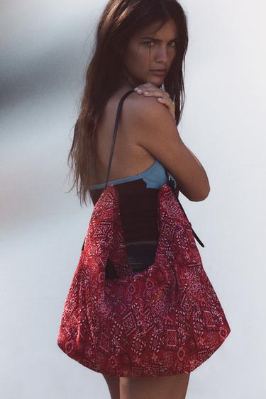 BOLSO SHOPPER TEJIDO - Rojo de Zara - Imagen 0