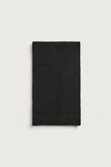 BUFANDA DE PUNT 100% LLANA - Negre de Zara