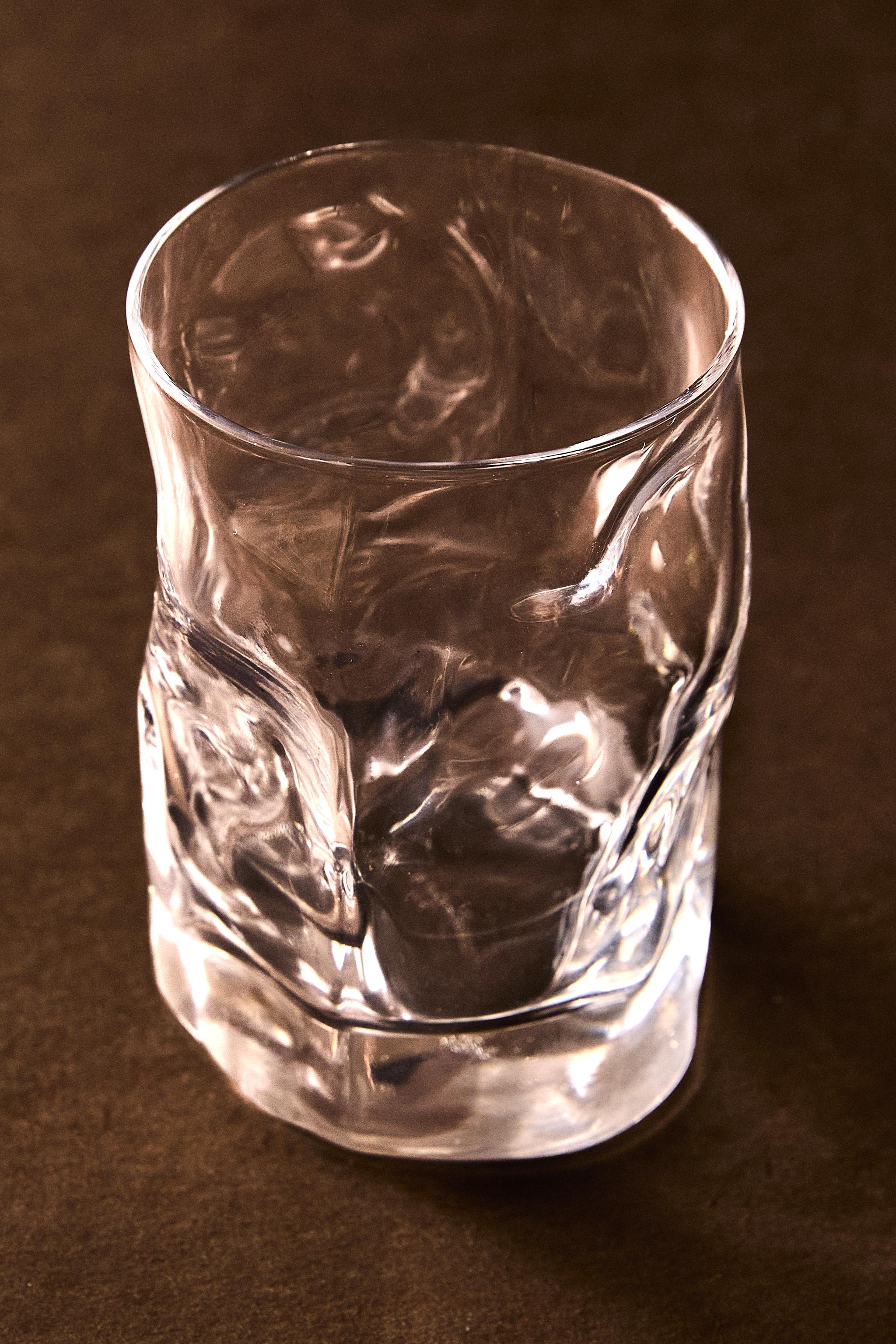 WAVY GLASS TUMBLER