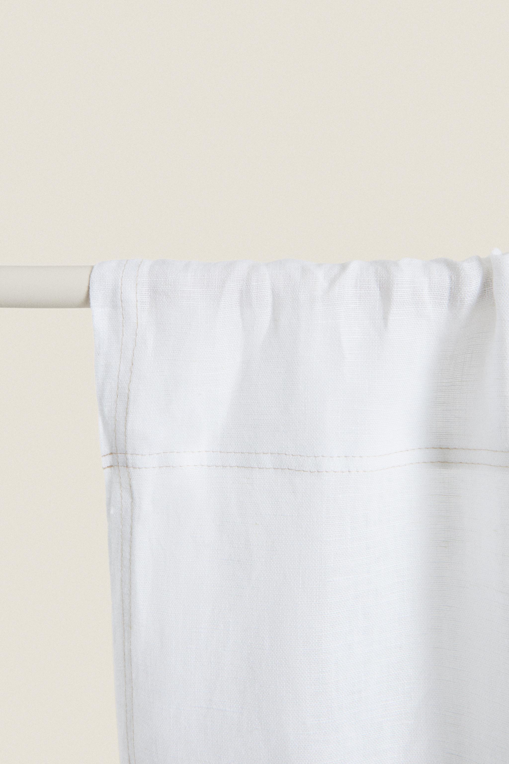 DOUBLE WIDTH LINEN CURTAIN WITH MEDIUM OPACITY