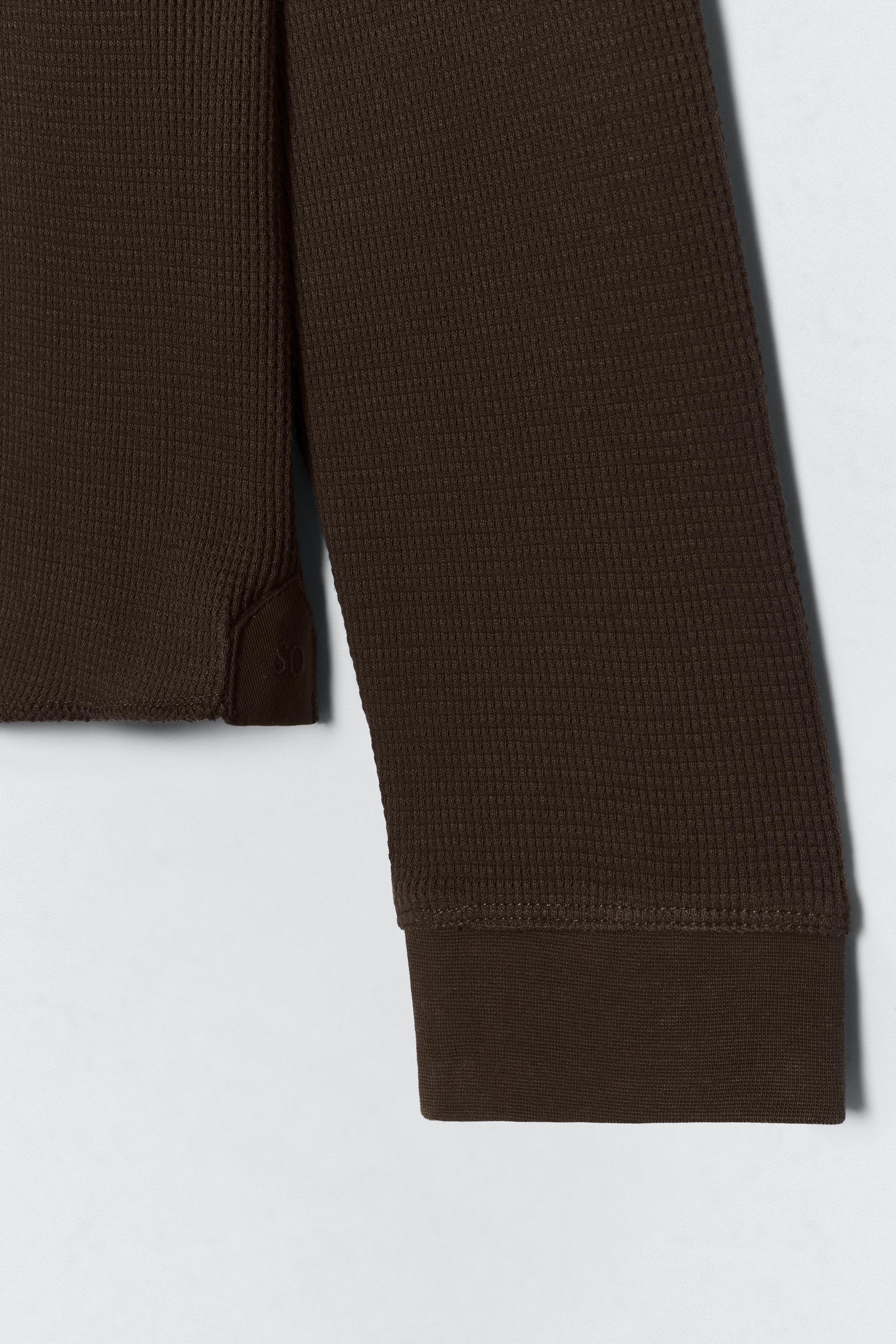 SOSHIOTSUKI x ZARA ヘンリーネックワッフルTシャツ - ブラウン | ZARA