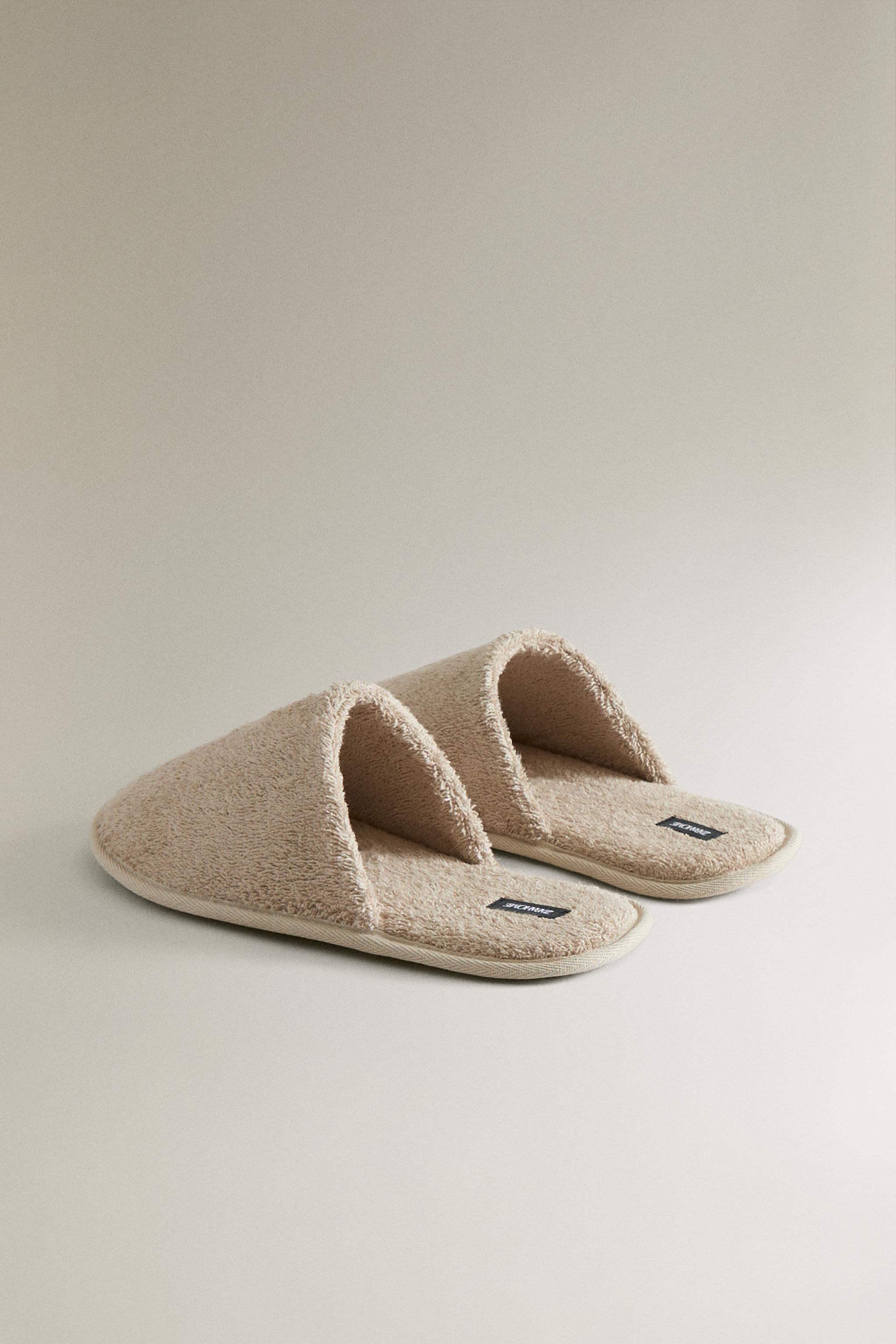 CHAUSSONS SERVIETTE DE BAIN