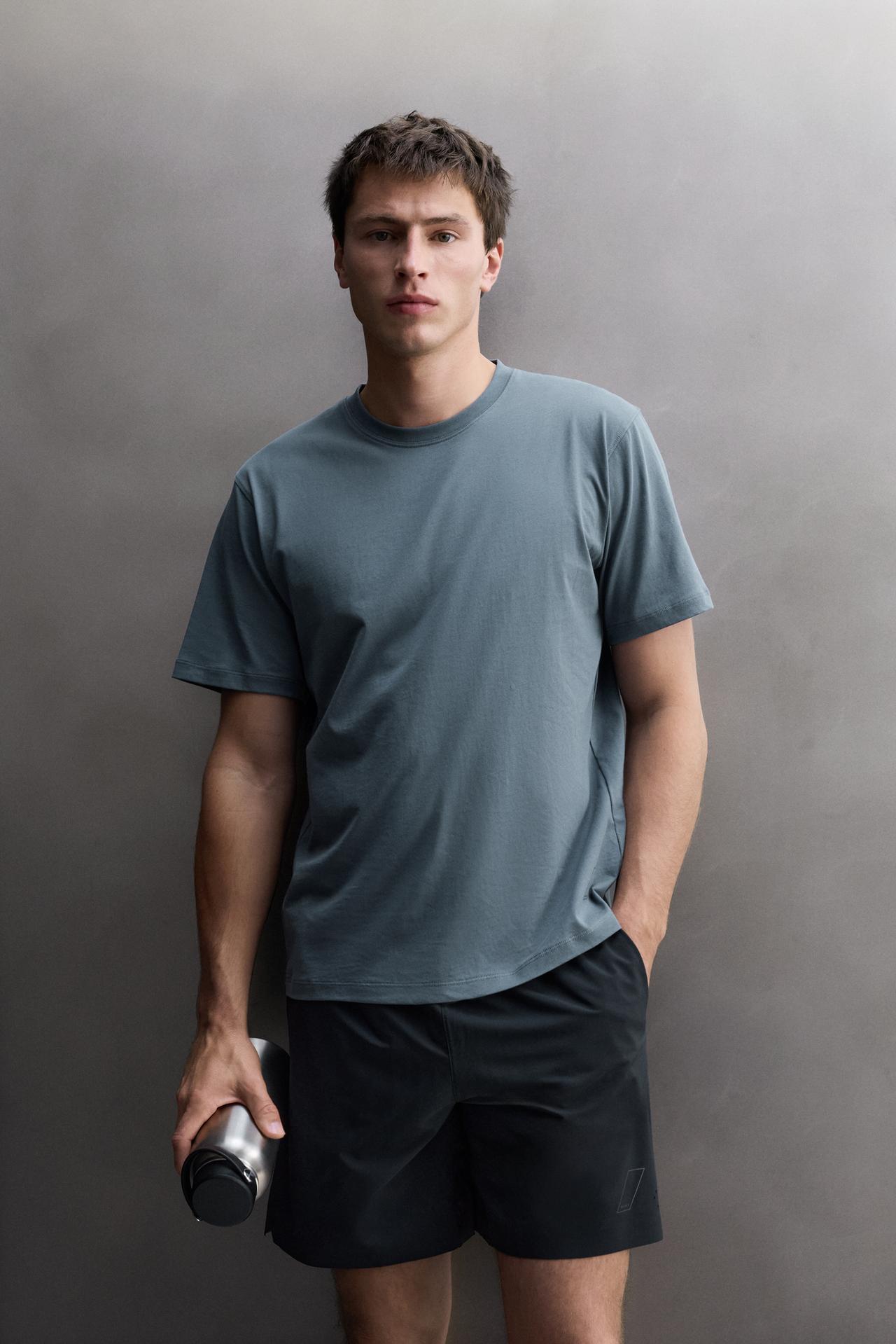 BASIC COTTON TRAINING T-SHIRT — Light blue