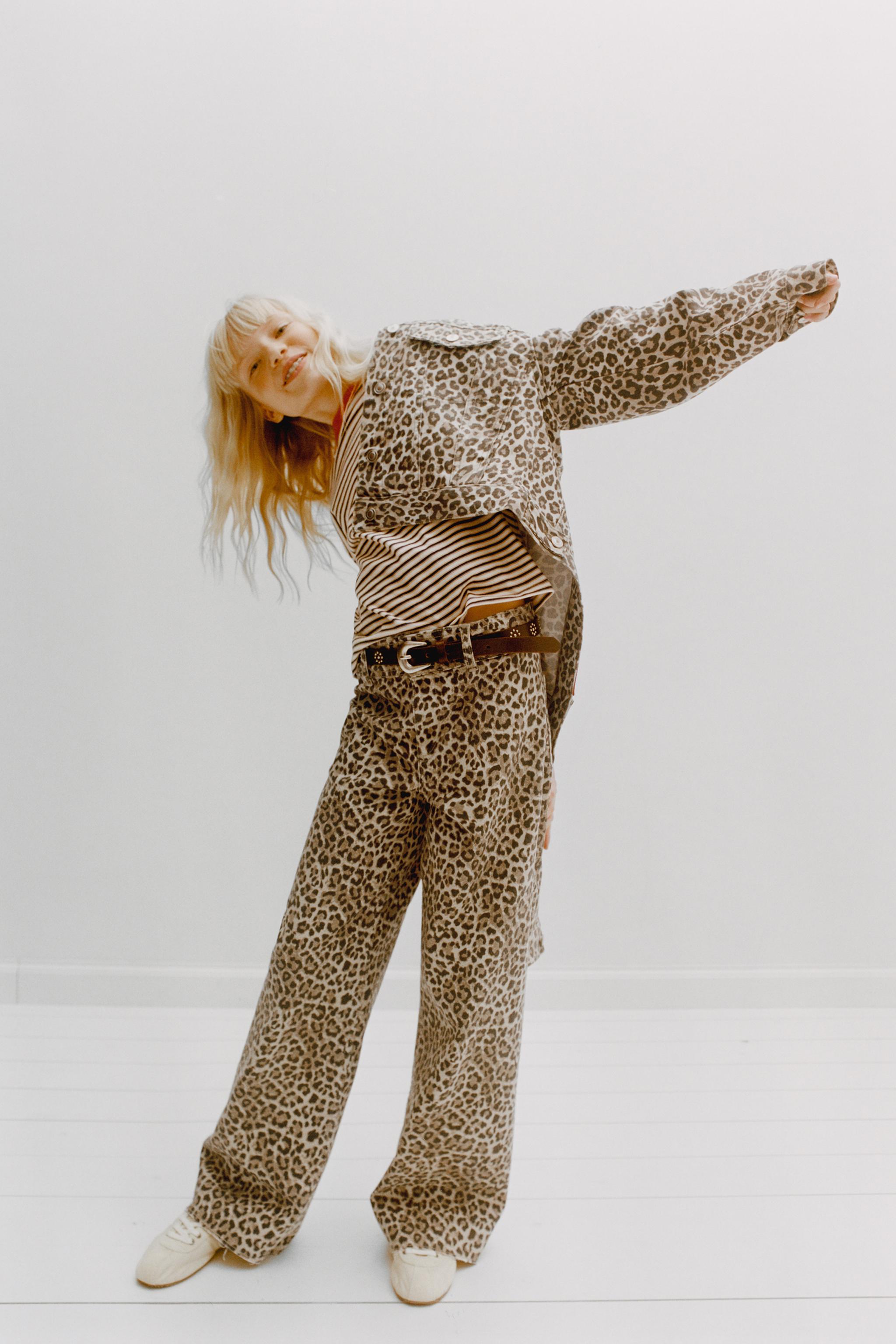 ANIMAL PRINT BARREL JEANS