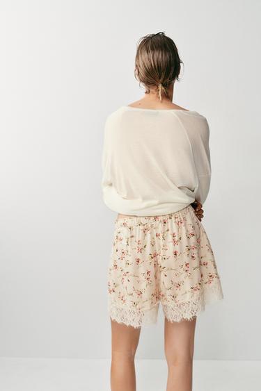 SHORT À IMPRIMÉ FLEURI ET DENTELLE - Imprimée de Zara - Image 5