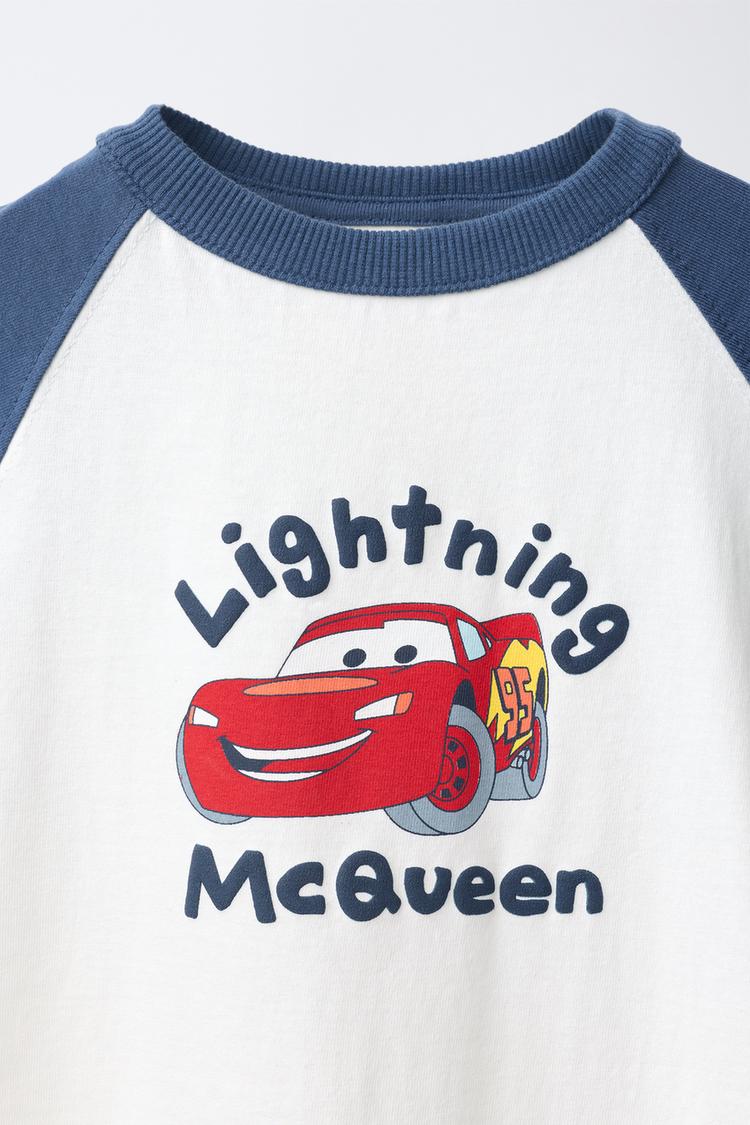 Conjunto de playera y bermudas de Cars Rayo McQueen © Disney/Pixar 3