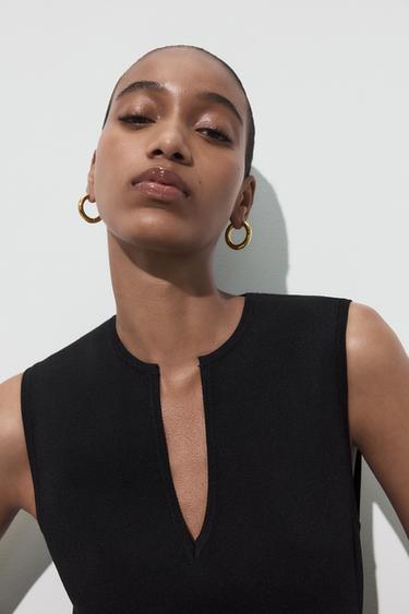 VESTIDO PUNTO BORDADOS PERFORADOS - Negro de Zara