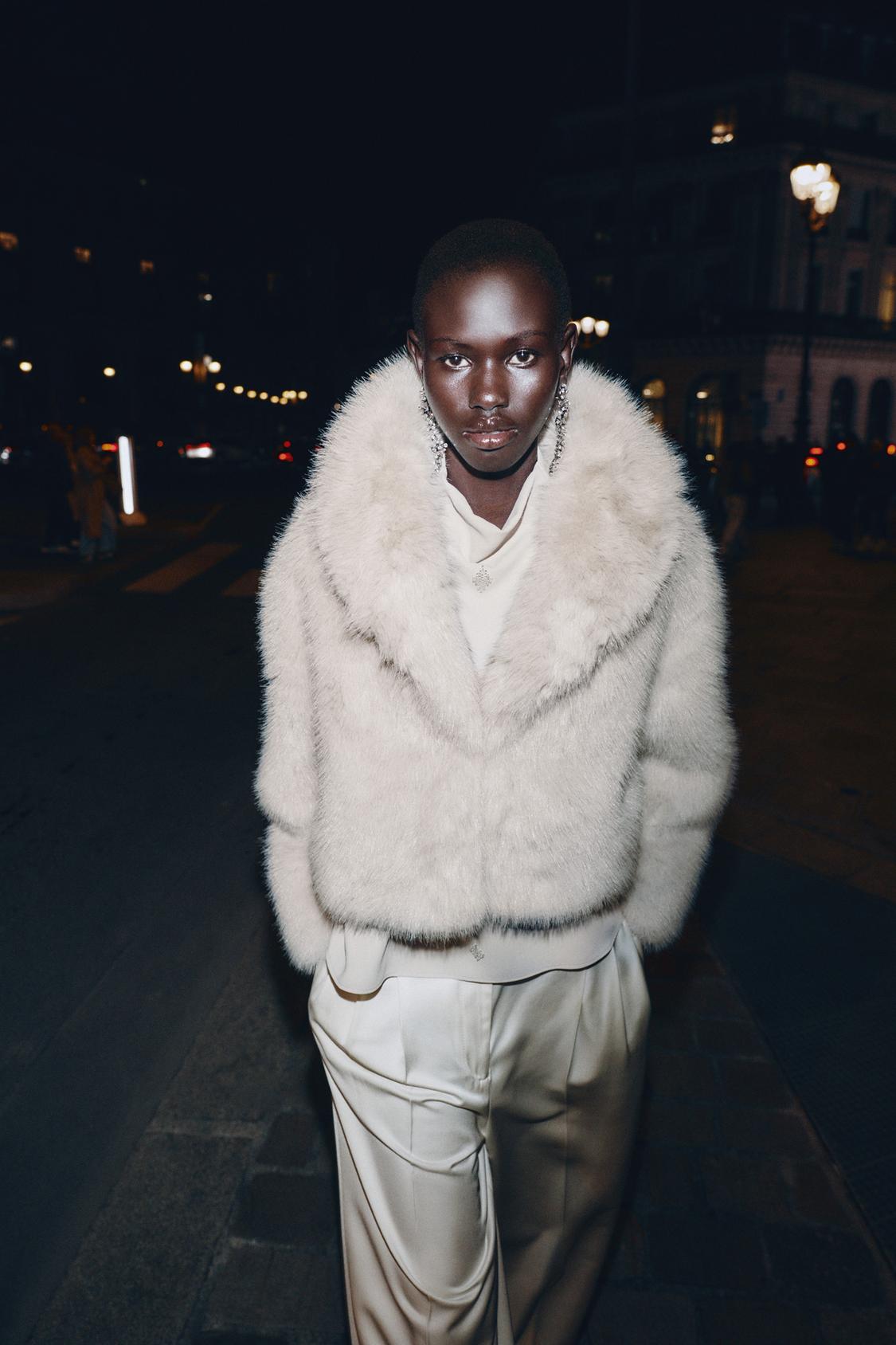 SHORT FAUX FUR LAPEL COLLAR COAT