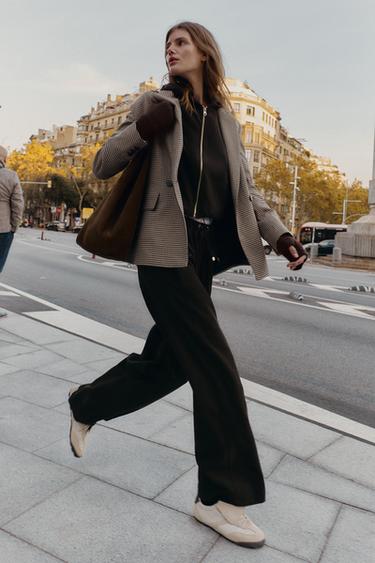 WIDE-LEG TROUSERS WITH ELASTIC WAISTBAND - Dark brown by Zara