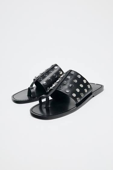 SANDALES PLATES EN CUIR À CLOUS - Noir de Zara - Image 3