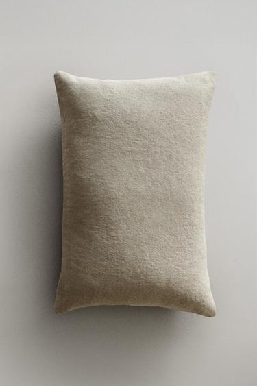 HOUSSE DE COUSSIN LIN EFFET DÉLAVÉ - Beige clair de Zara - Image 6