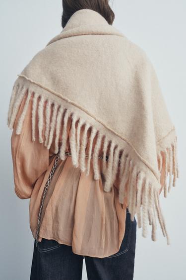 CHAL FLECOS CON LANA - Beige de Zara