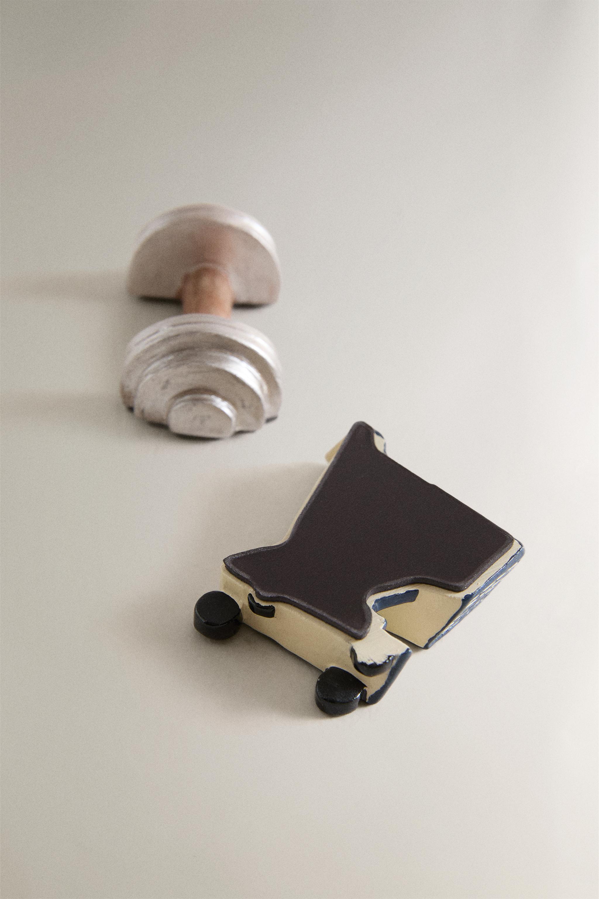 ACTIVITIES MAGNETS (PACK OF 6) — Cream