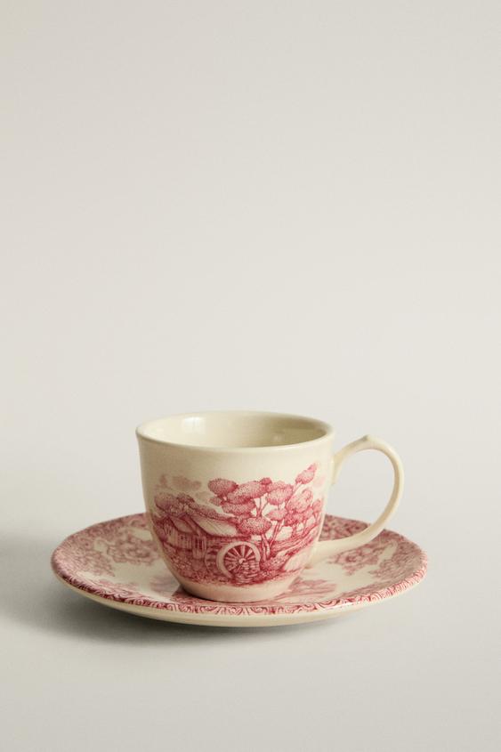 KAFFEETASSE UND UNTERTASSE AUS STEINGUT – BLUMEN UND LANDSCHAFT - Weinrot von Zara - Bild 0