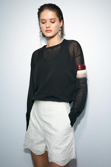 BERMUDA BORDADOS PERFORADOS ZW COLLECTION - Blanco de Zara