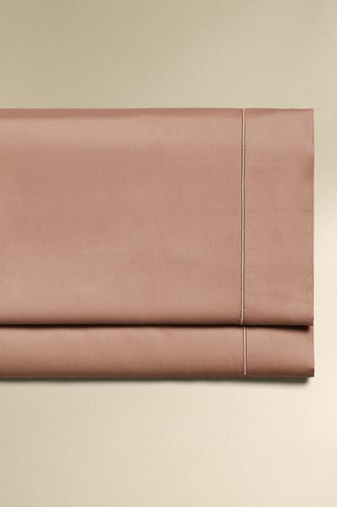شرشف علوي ساتان بشريط حافة (كثافة 300 خيط) - وردي مغبر الخاص بـ Zara