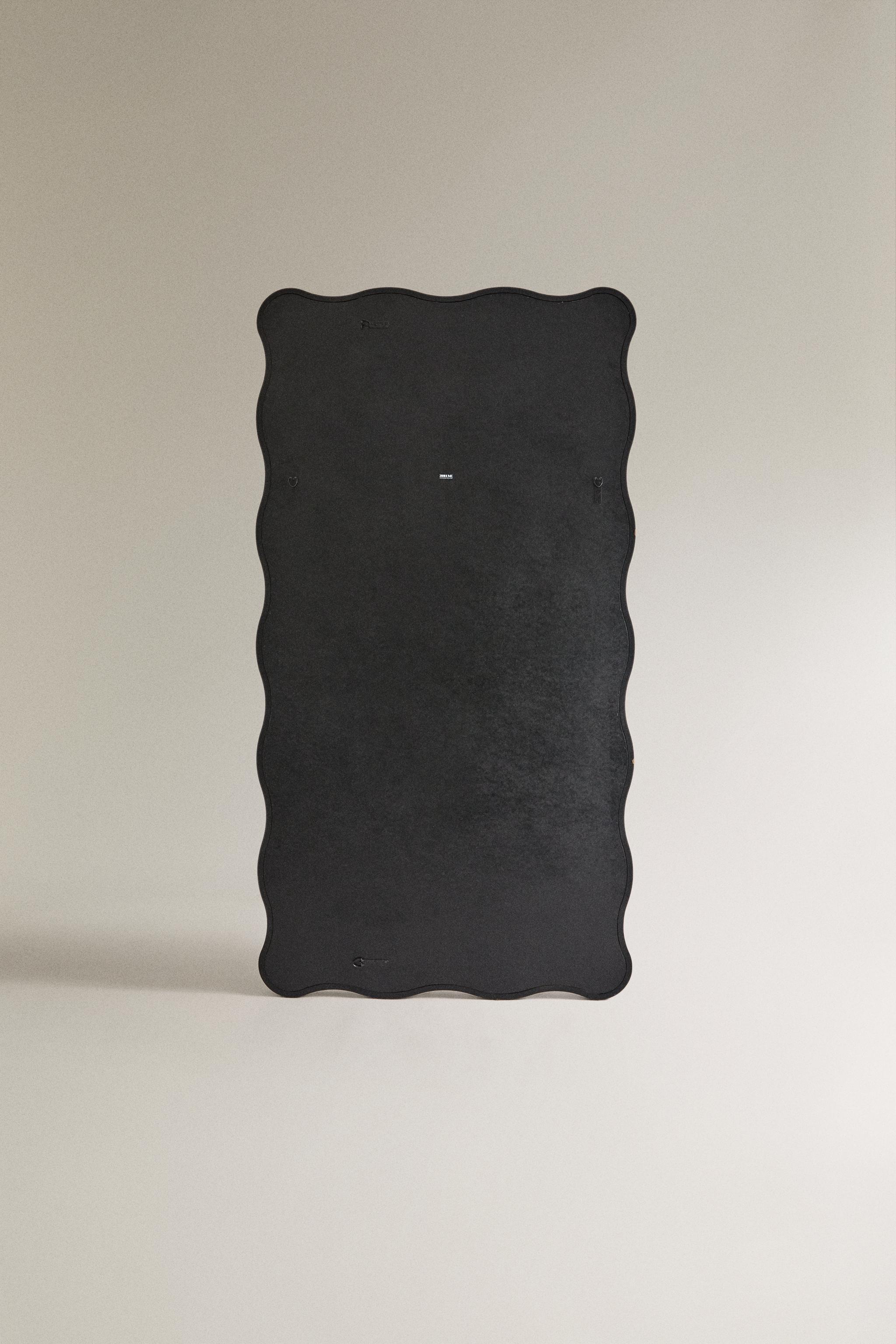 WAVY FRAME HANGING FULL LENGTH MIRROR