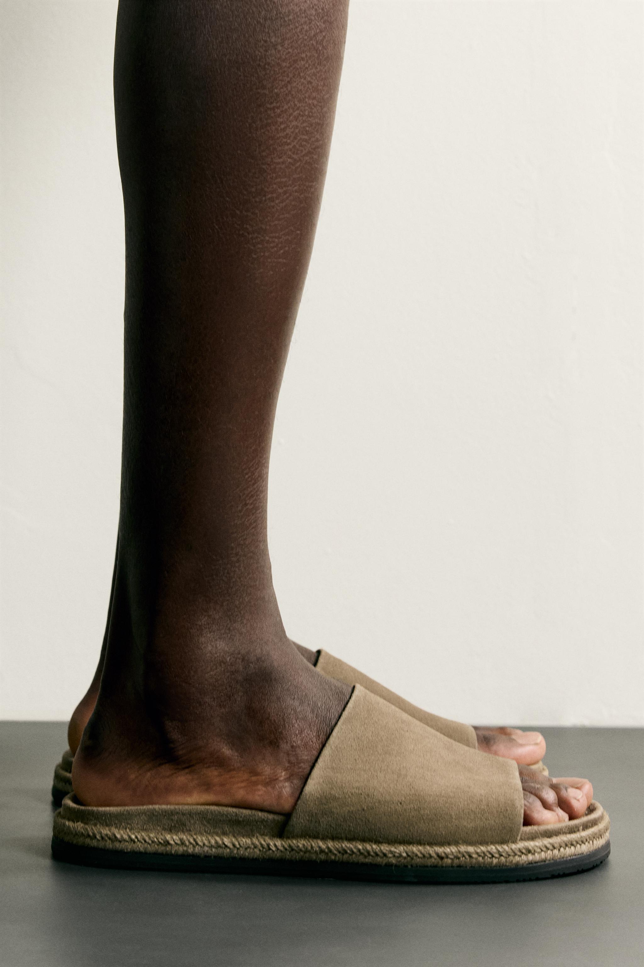 LEATHER SANDALS