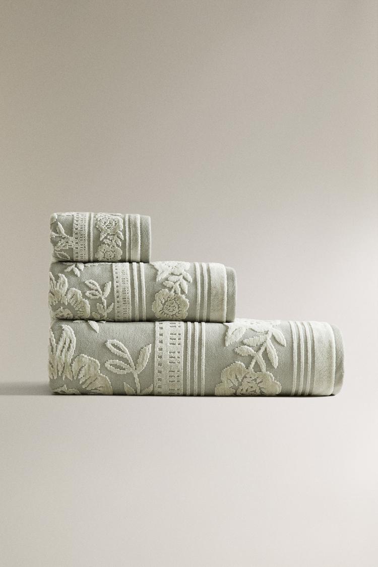 VELOUR JACQUARD BATH TOWEL Sea green ZARA United Kingdom