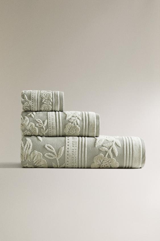 SERVIETTE DE BAIN JACQUARD VELOURS