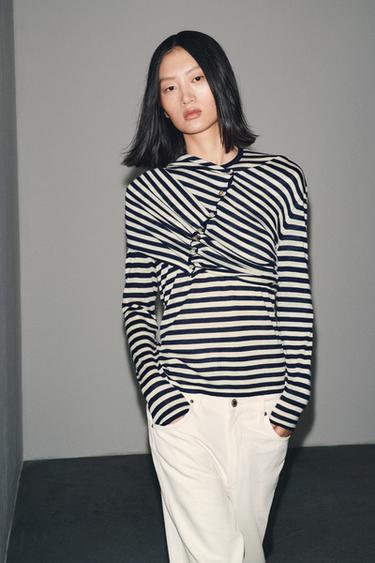 PULL EN MAILLE RAYÉE - Écru / Bleu de Zara - Image 4