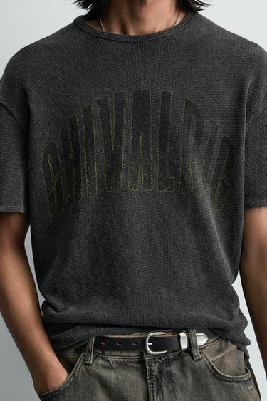 T-SHIRT EN MAILLE IMPRIMÉ LAVÉ - Noir de Zara - Image 4