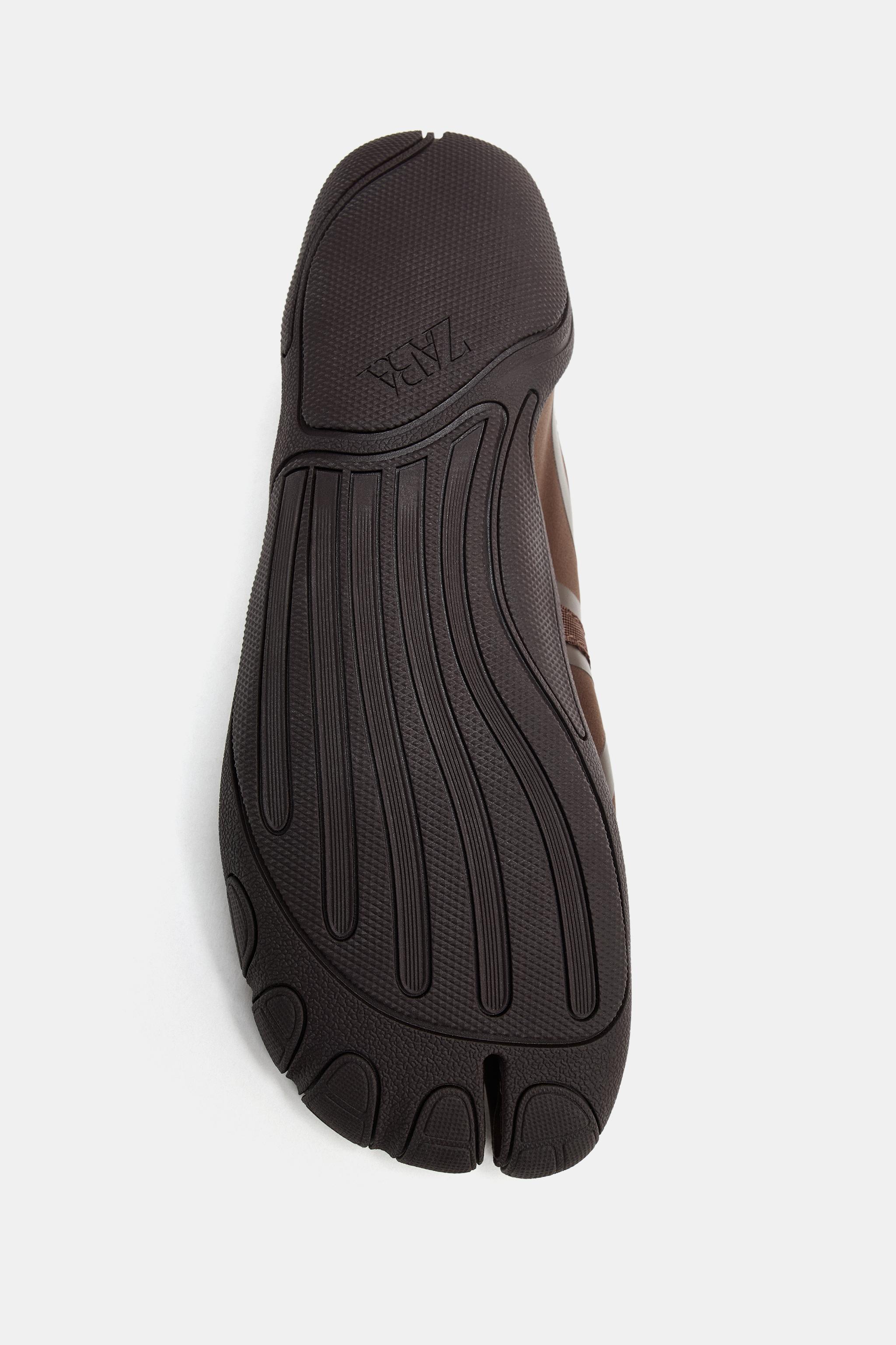 CHAUSSURES DE SPORT PLATES