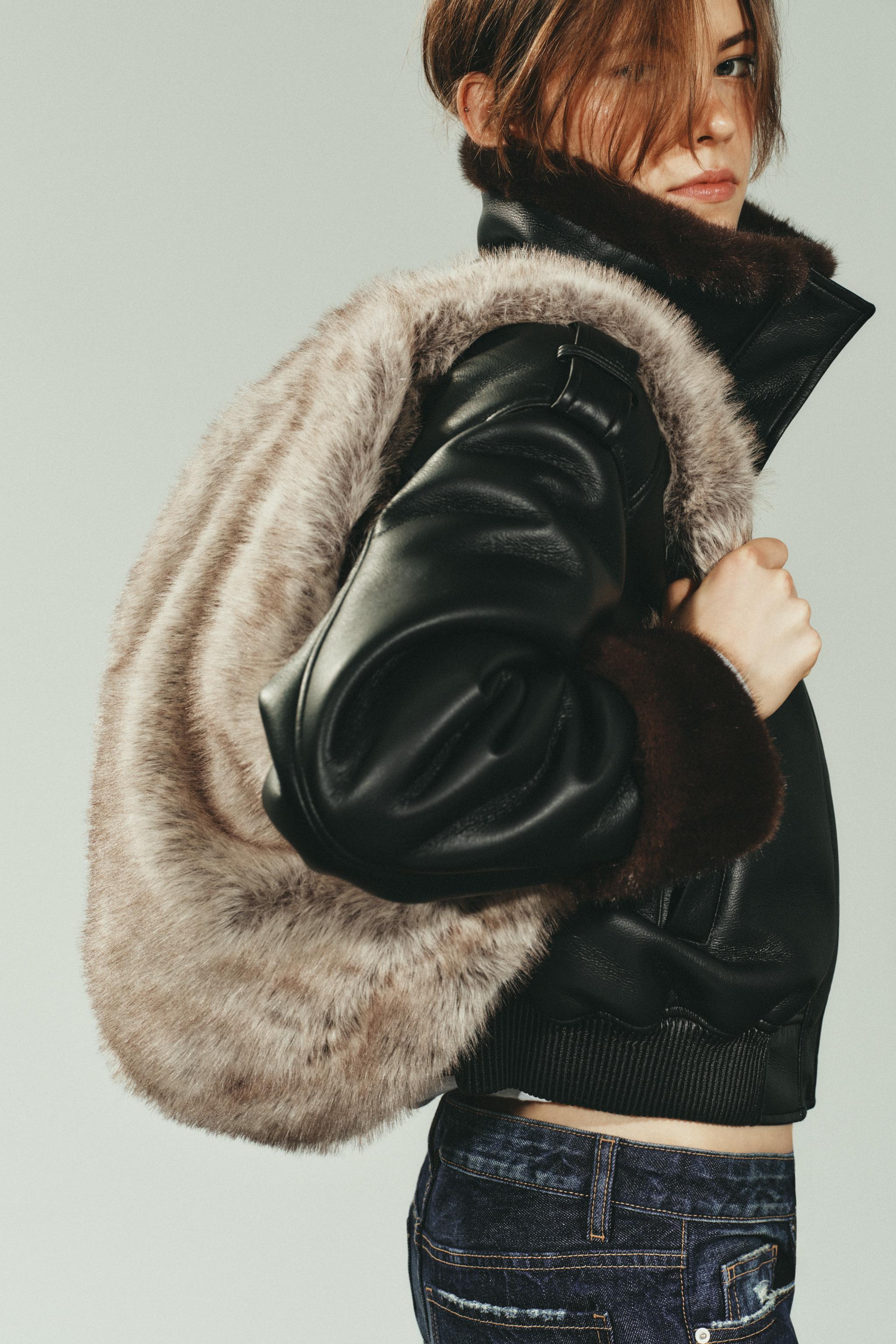 MAXI FAUX FUR BUCKET BAG