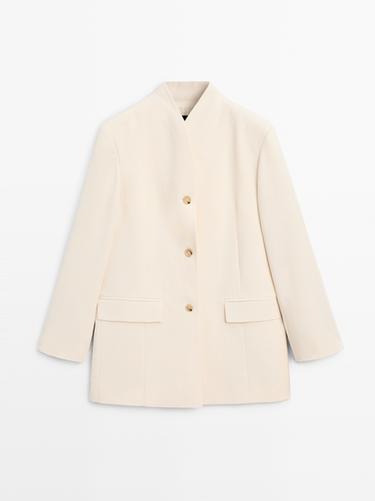 Americana cuello subido satinada - Crudo de Zara