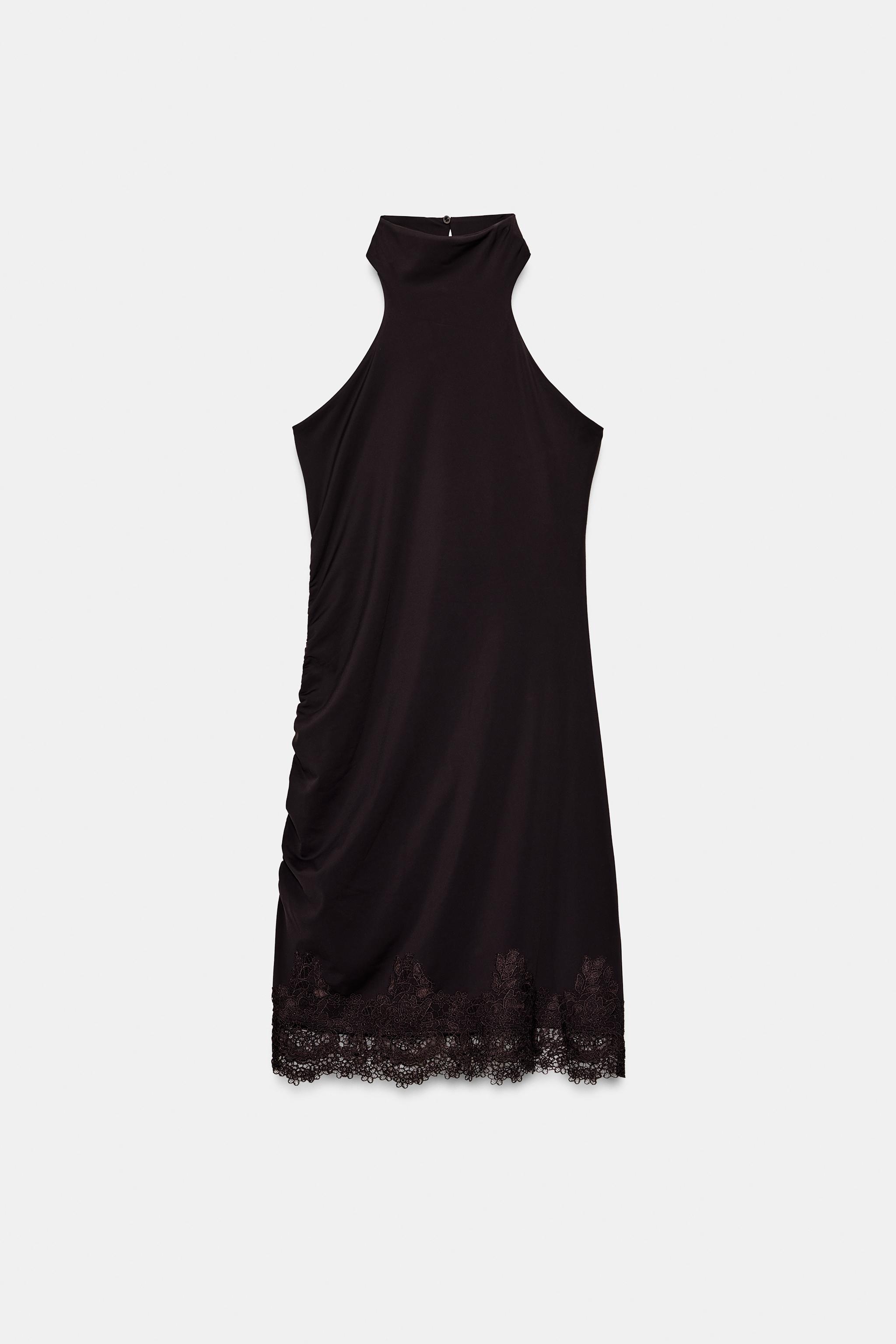 ROBE HALTER EN DENTELLE