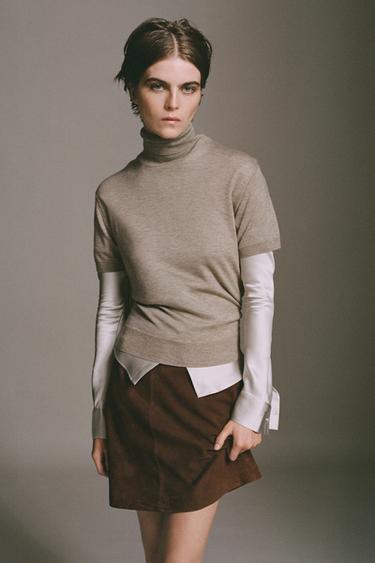 Minijupe en cuir effet daim - Marron / Taupe de Zara
