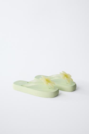 SANDALIA BAÑO FLOR 3D - Verde Lima de Zara