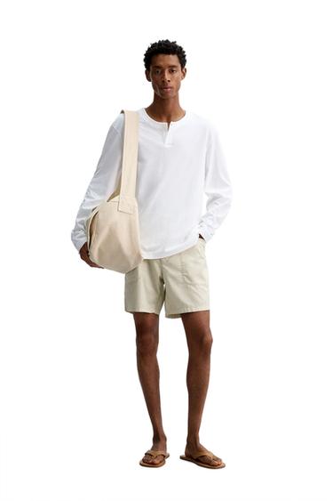 BUTTON NECK T-SHIRT - White by Zara
