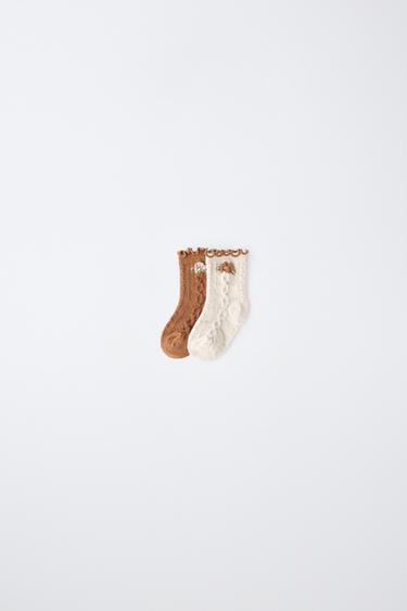 LOT DE DEUX PAIRES DE CHAUSSETTES À FLEUR ET BORD FESTONNÉ - Caramel de Zara