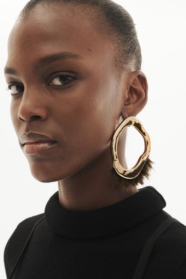 PENDIENTES EFECTO PELO LIMITED EDITION - Dorado de Zara - Imagen 0