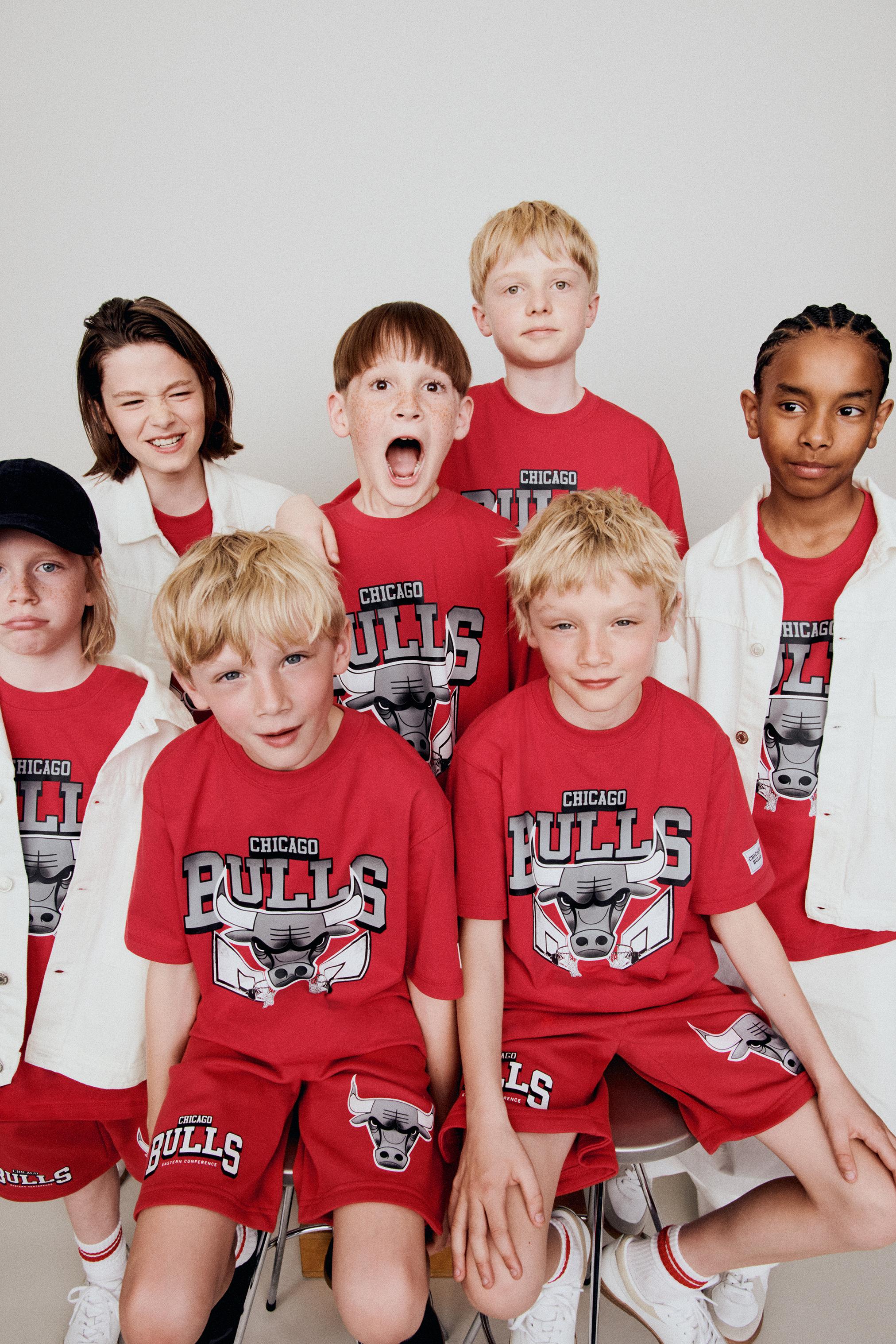 NBA ® BULLS T-SHIRT - Red | ZARA United Kingdom