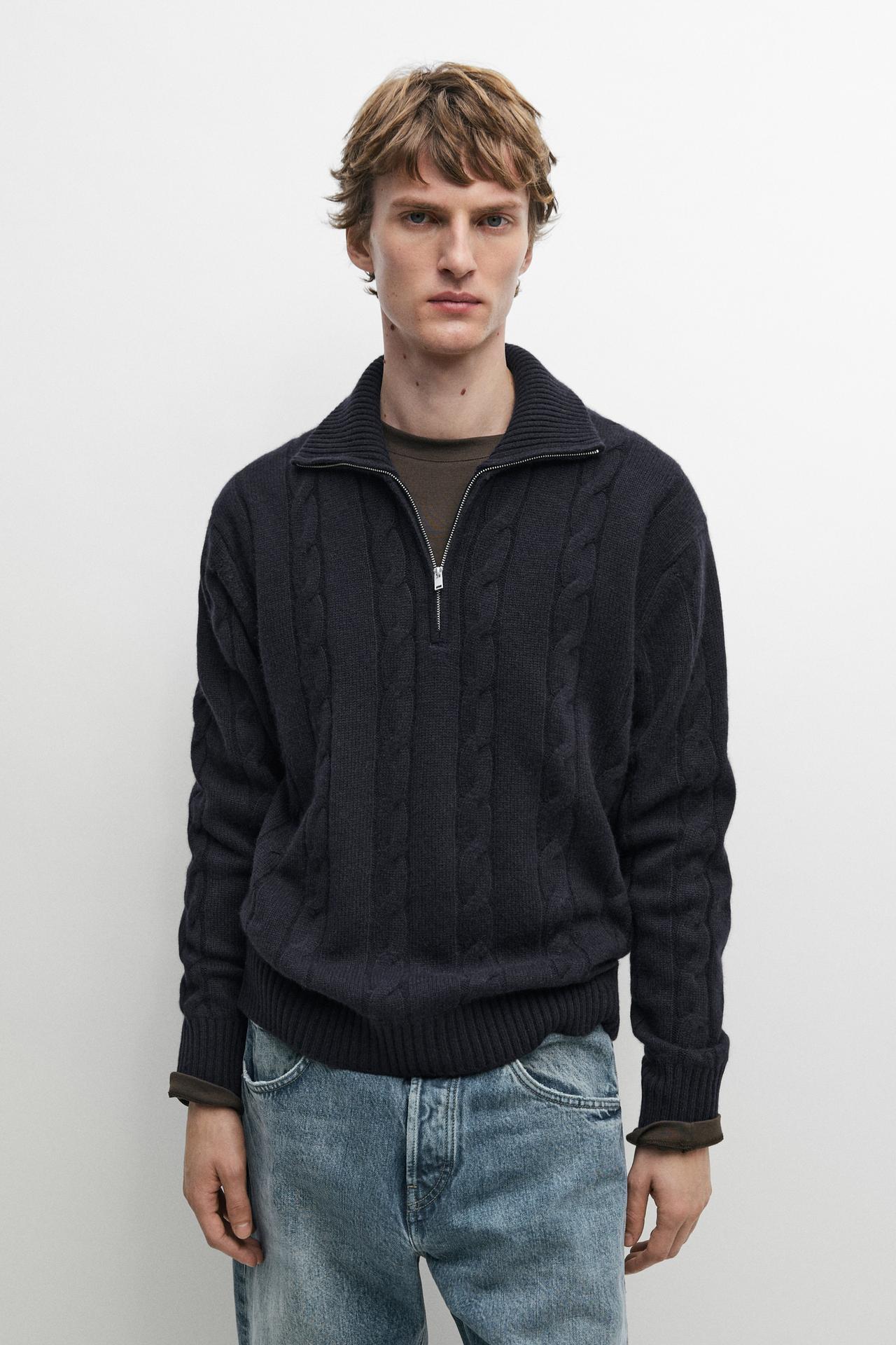 Cable knit mock neck sweater — Navy blue