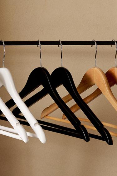 CINTRE BOIS LAQUÉ (LOT DE 3) - Noir de Zara