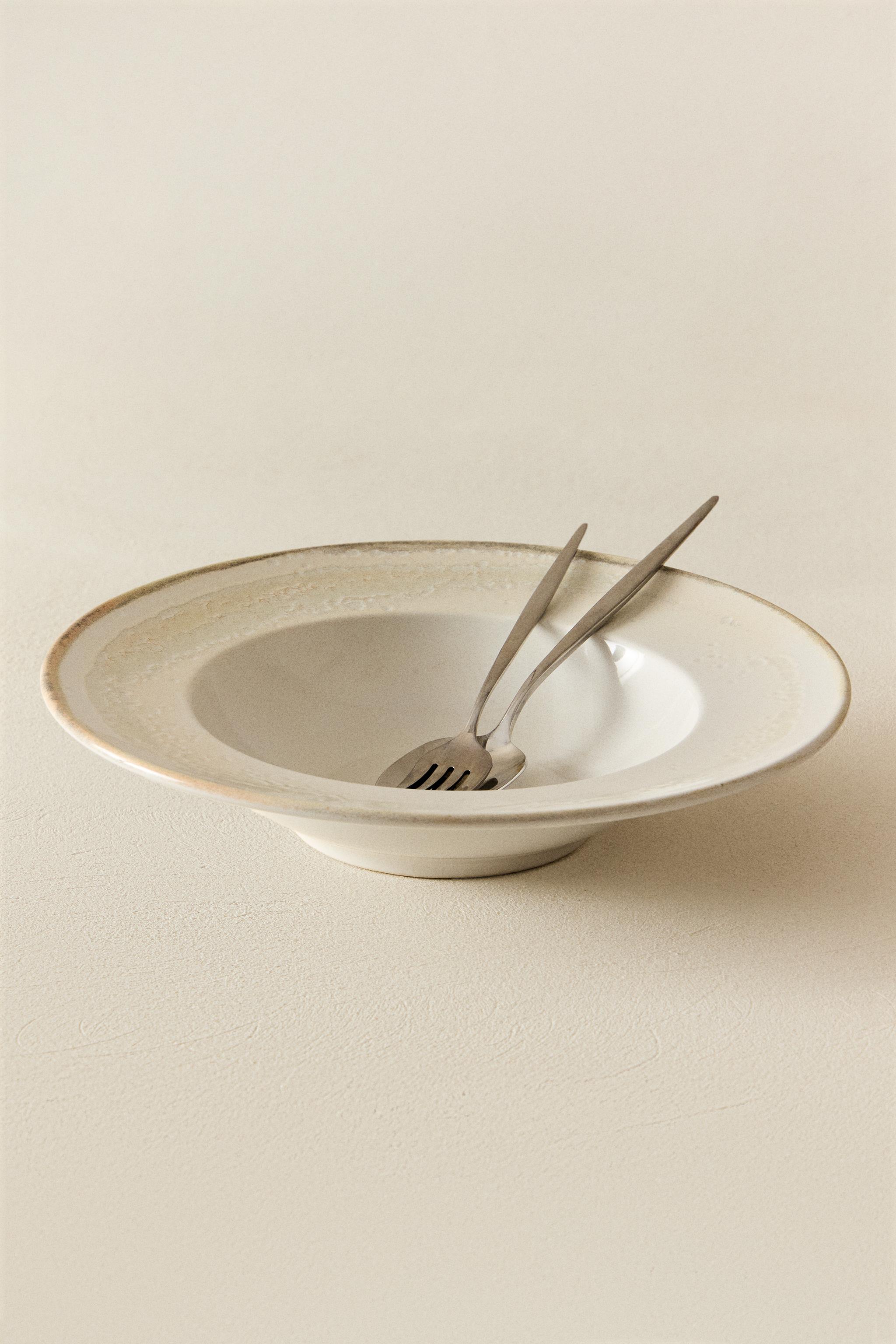 ASSIETTE À PÂTES EN GRÈS