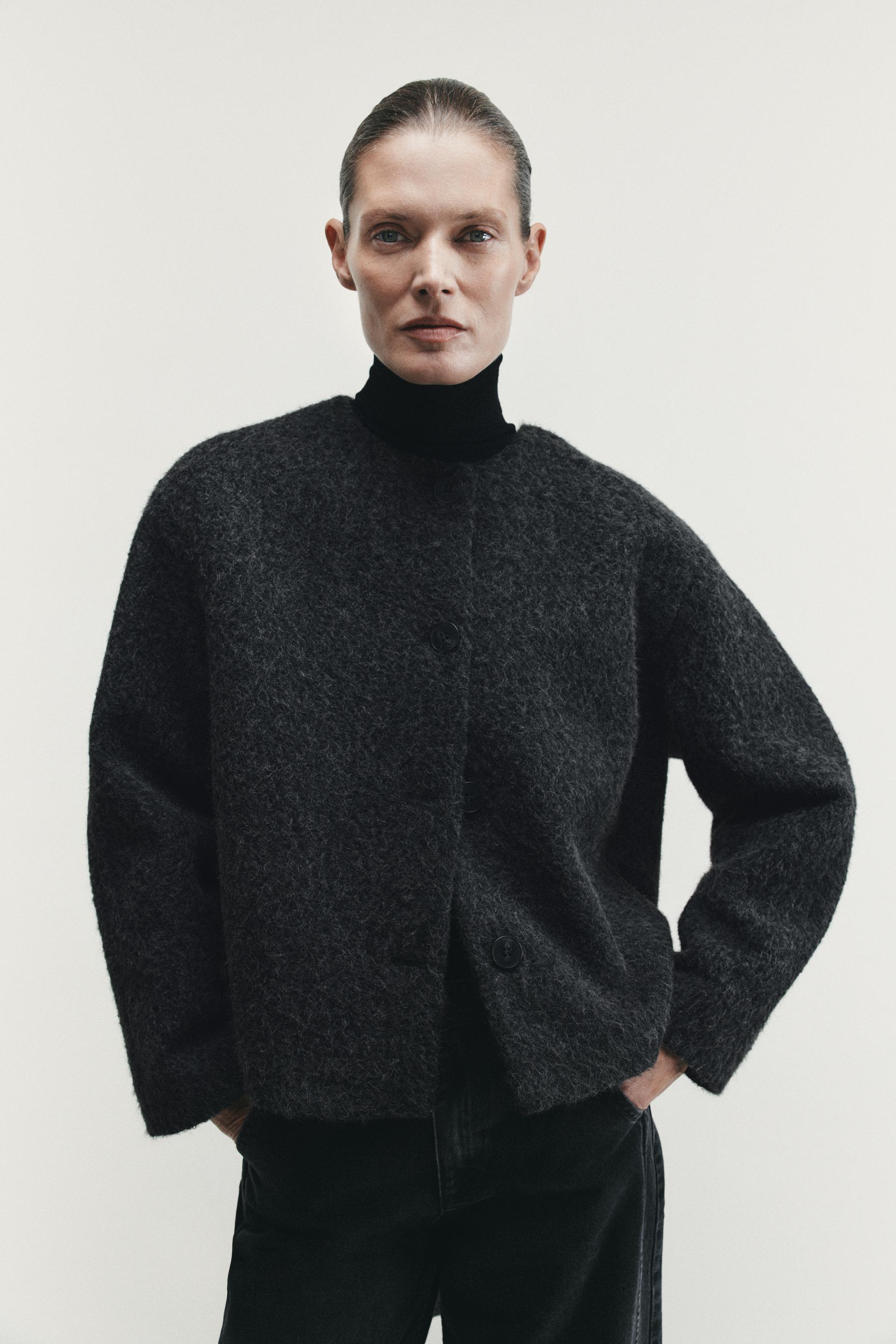 SHORT COAT WITH BOUCLÉ SCARF