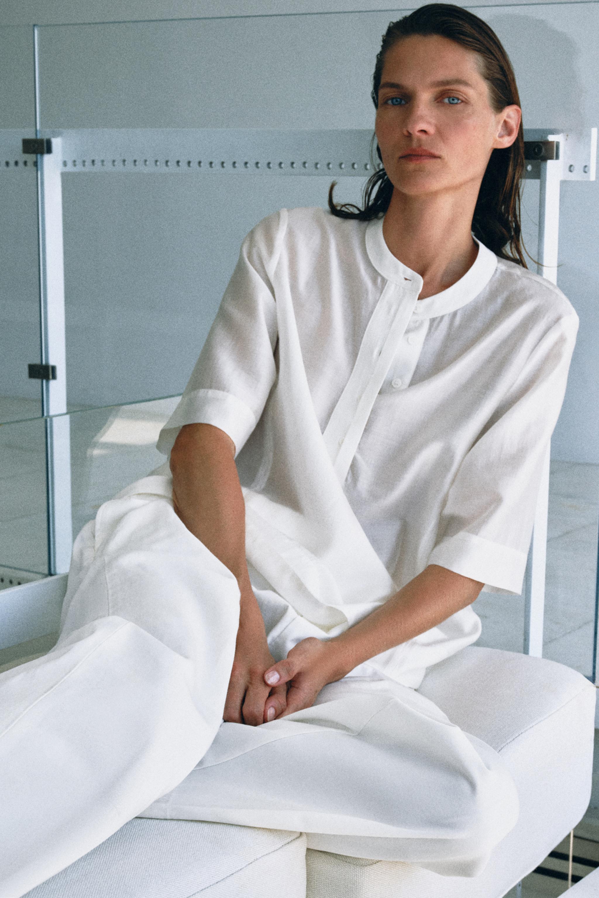 SHORT SLEEVE FLOWY BLOUSE ZW COLLECTION — Oyster-white