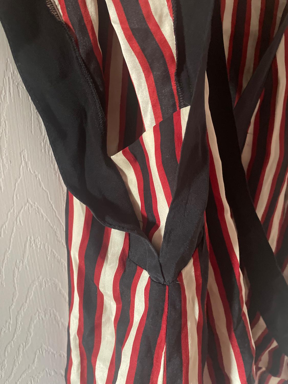 BRAND NEW WITHOUT TAG, NEVER WORN ZARA 100 SILK HIGH LOW BLOUSE. IN COLORS RED, BLACK, AND WHITE. SIZE SMALL. - Image 7