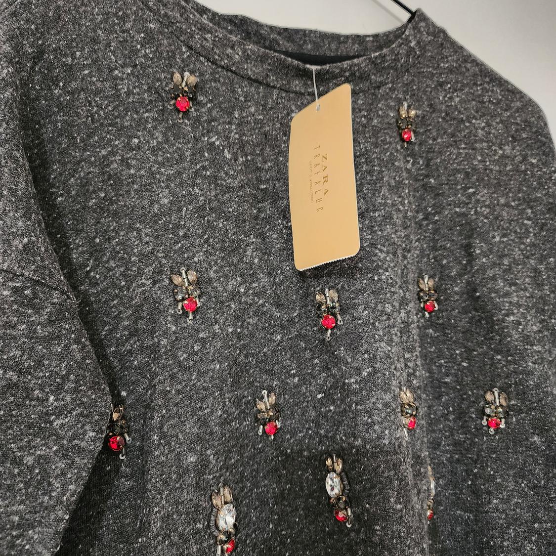 GREY JEWELED LONG SLEEVE SWEATER - Image 3