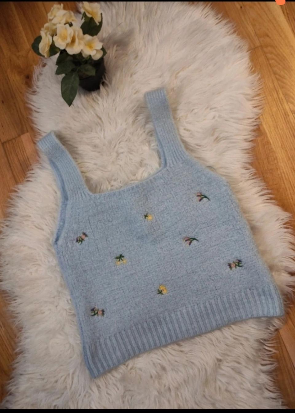 KNIT TOP WITH FLORAL EMBROIDERY - Image 3