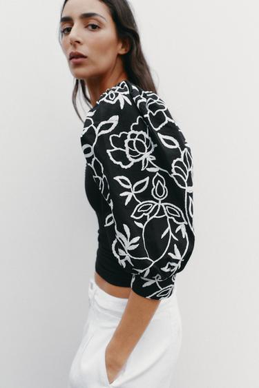 Zara EMBROIDERED FLORAL PUFF SLEEVE TOP - Black
