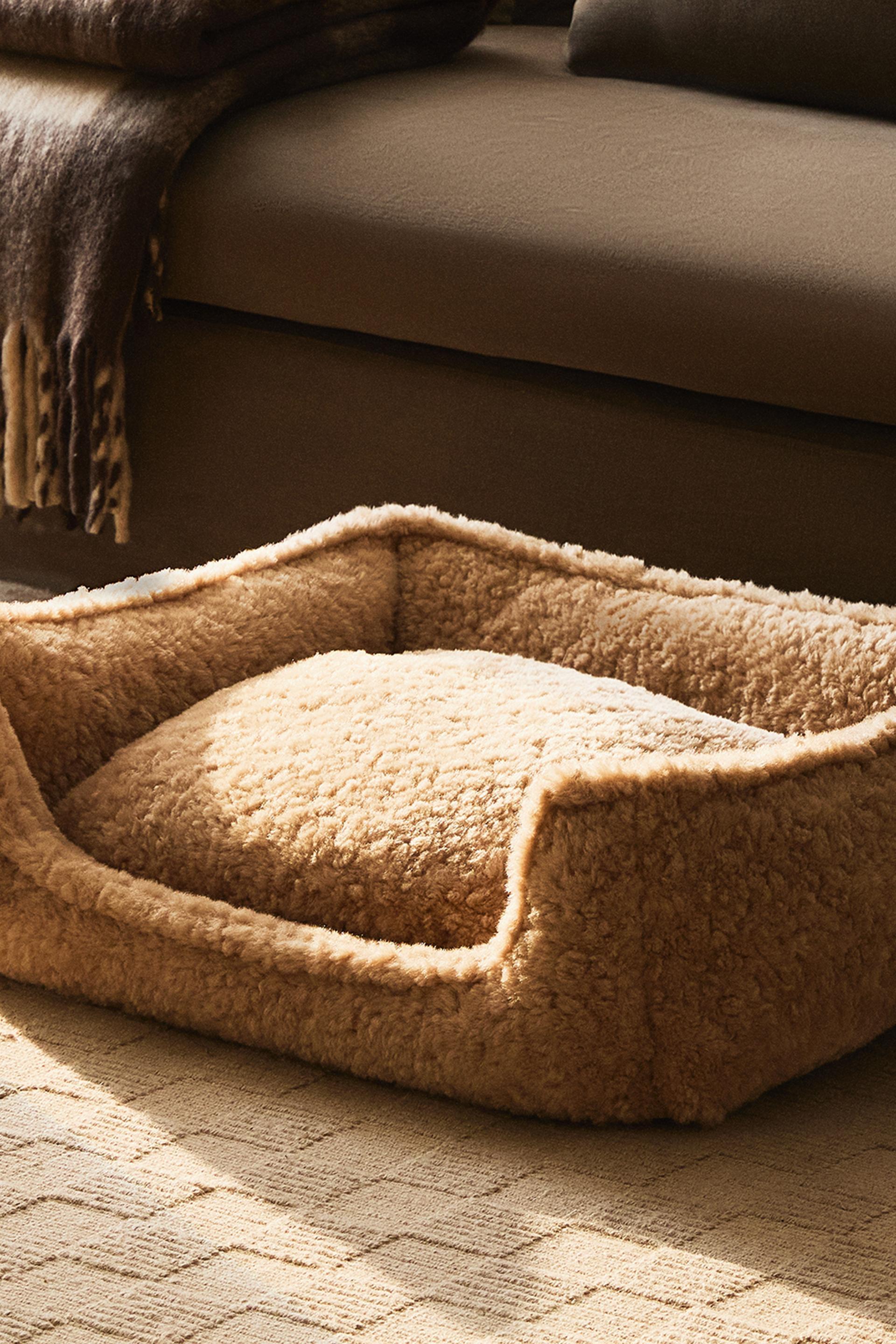 FAUX FUR PET BED Beige ZARA Canada