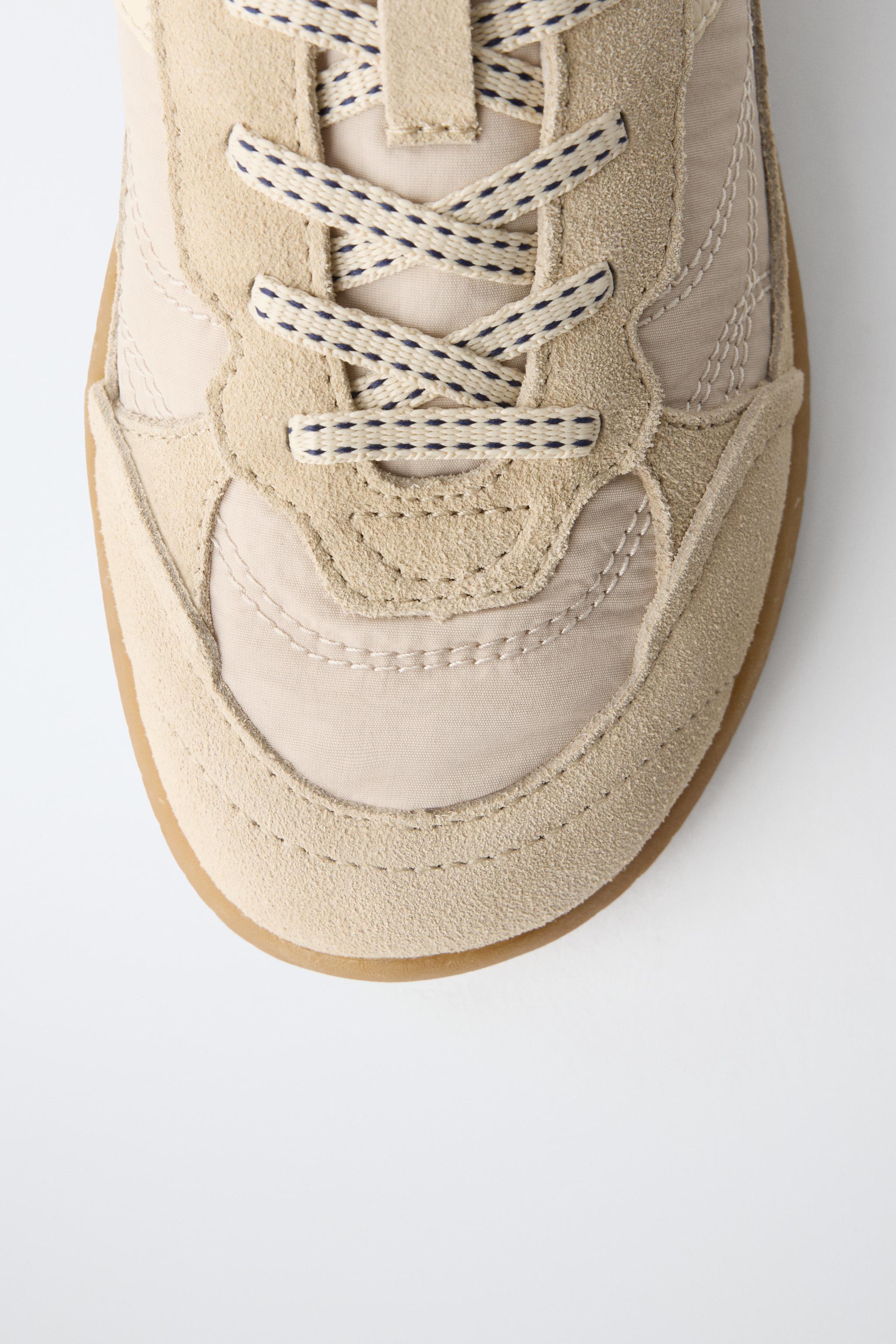 CONTRAST BAREFOOT SNEAKERS