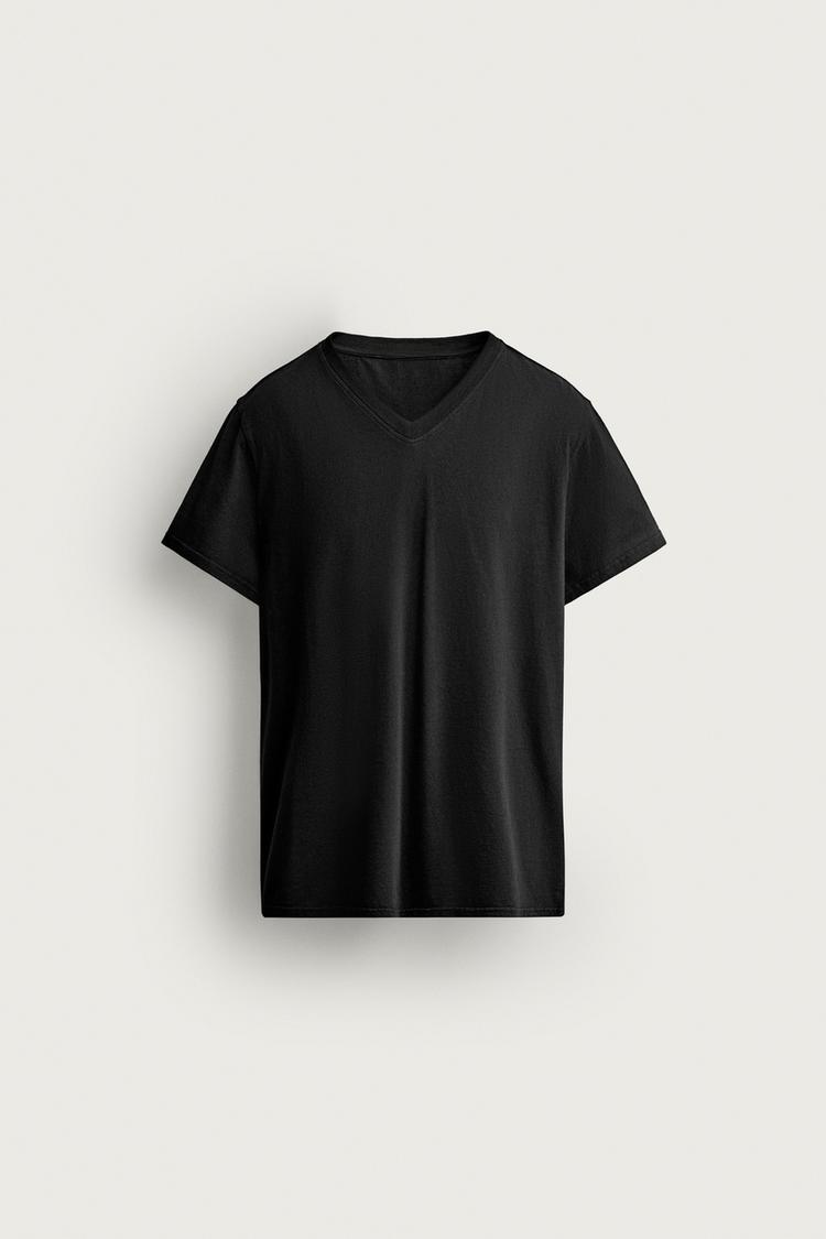 RELAXED FIT V-NECK T-SHIRT — Black